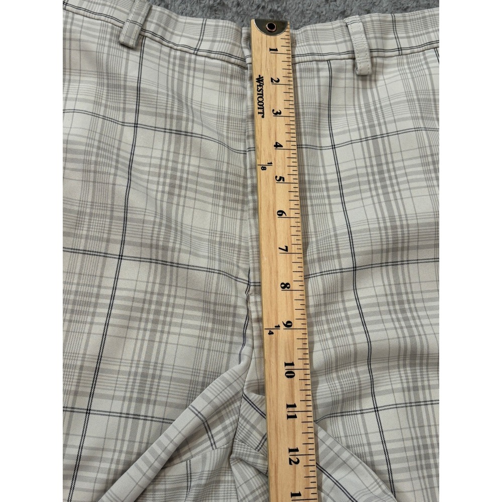 Haggar Mens Plaid Flat Front Golf Shorts Beige Gray Size 40 Polyester Casual - Picture 5 of 8